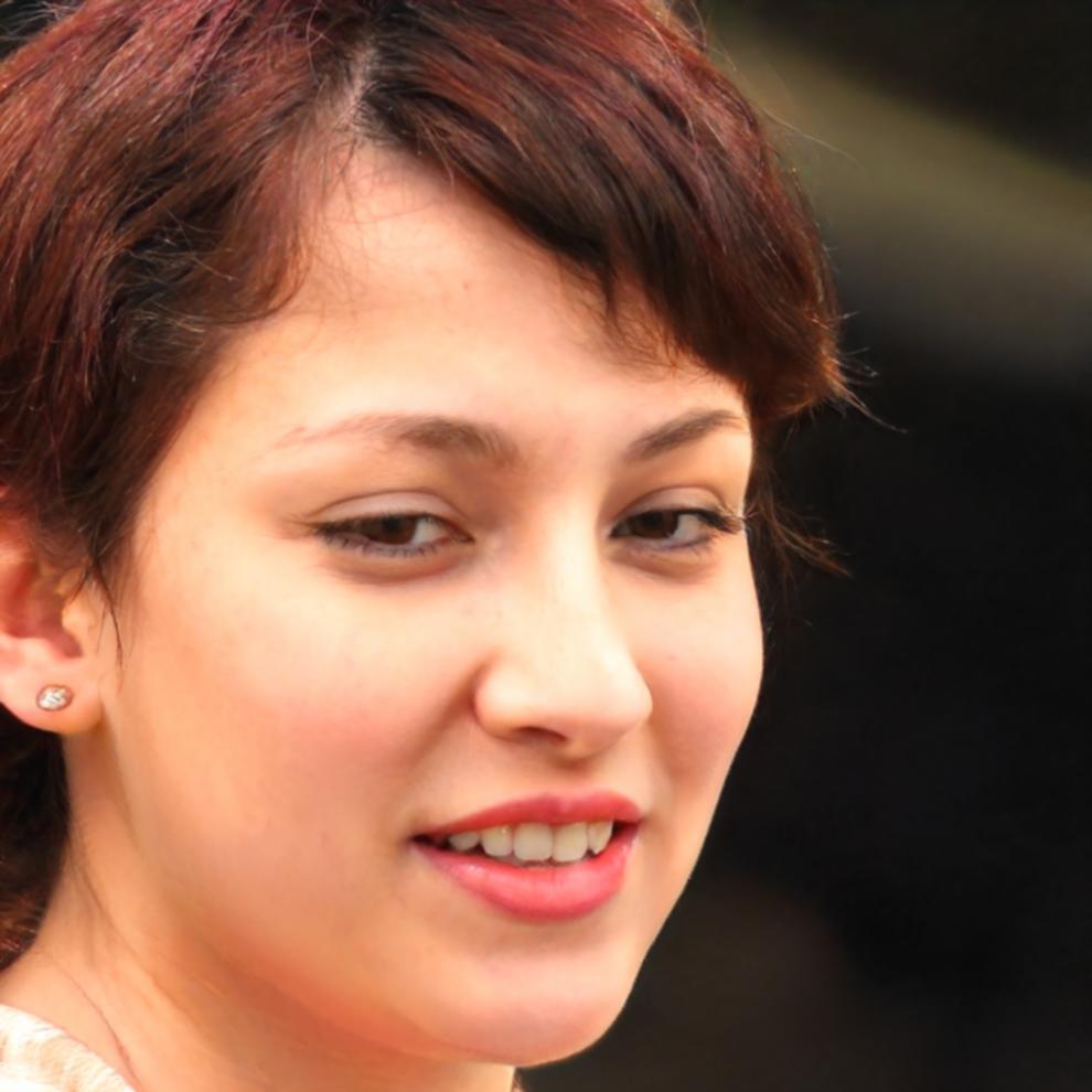 Instructor portrait showing Elif Yalçın